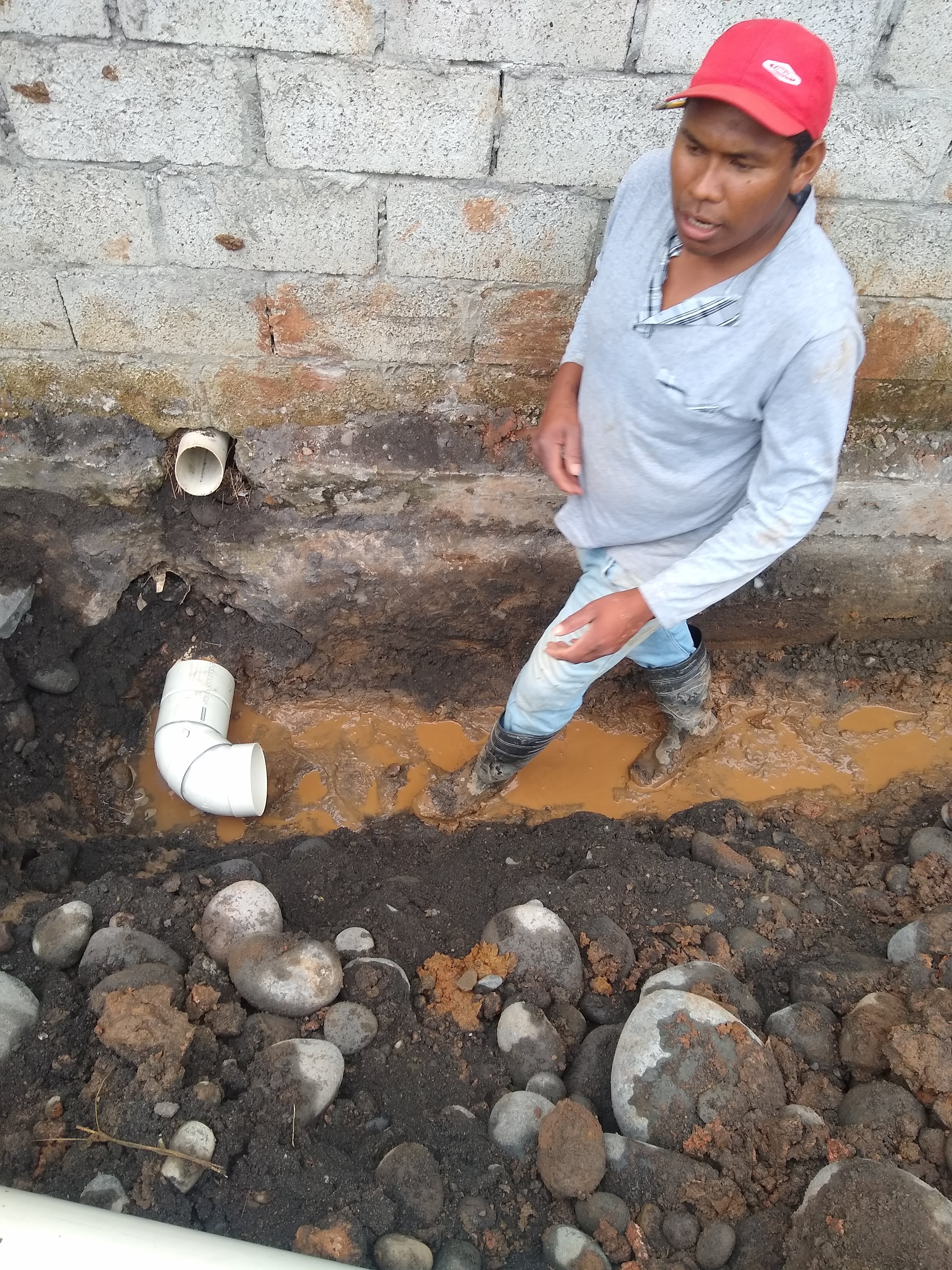 Equipo trabajando - Cambio de tuberías